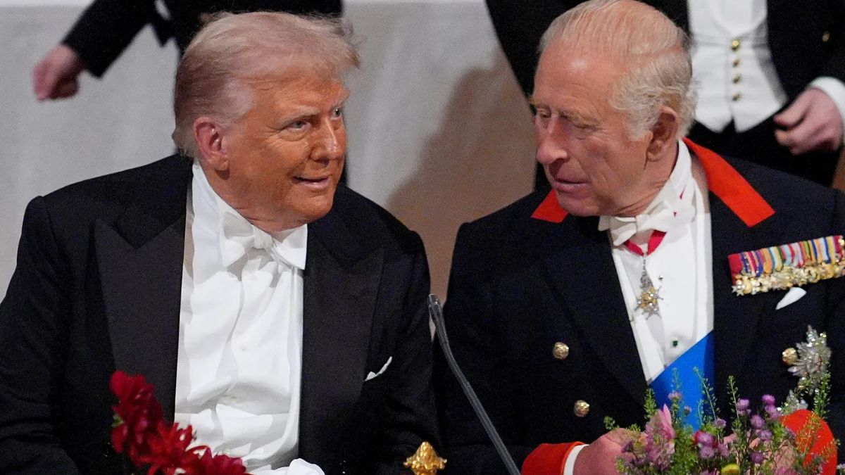 “Rissa sfiorata, insulti e minacce”. Trump e Re Carlo a cena, è successo di tutto: clamoroso