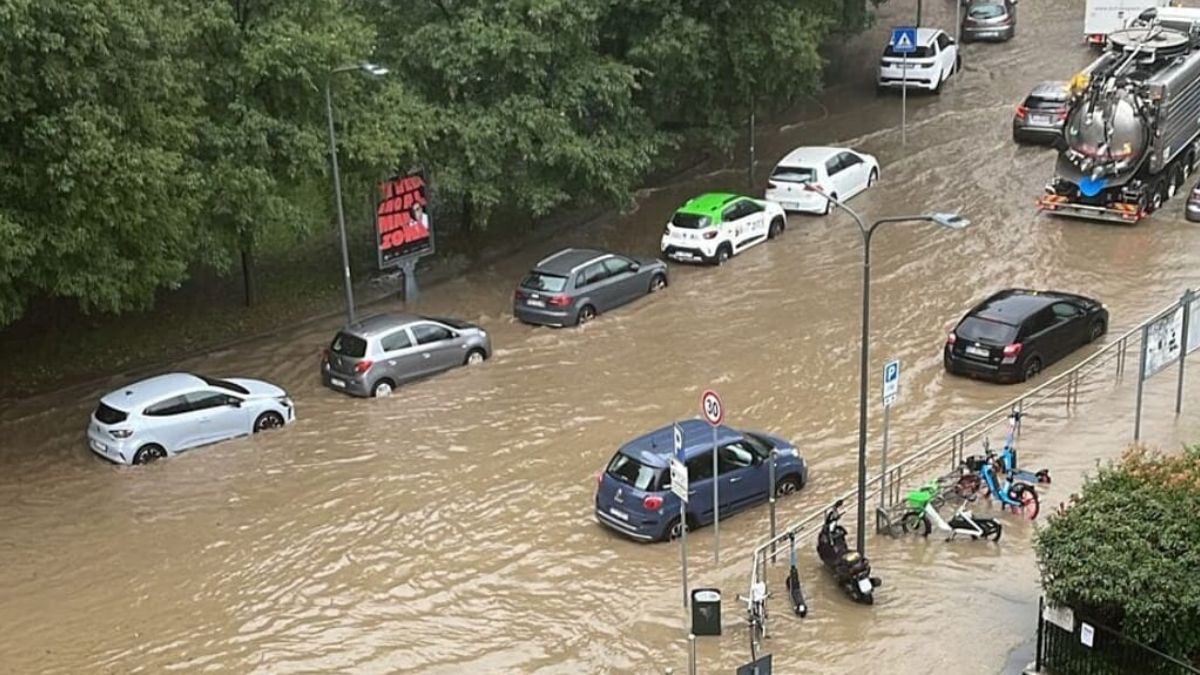 Il fiume esonda, ragazzi bloccati nella scuola: maltempo shock in Italia, immagini spaventose