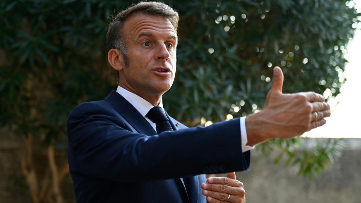 Il governo francese è caduto: cosa succede ora e cosa rischia Macron Il governo francese è caduto: cosa succede ora e cosa rischia Macron