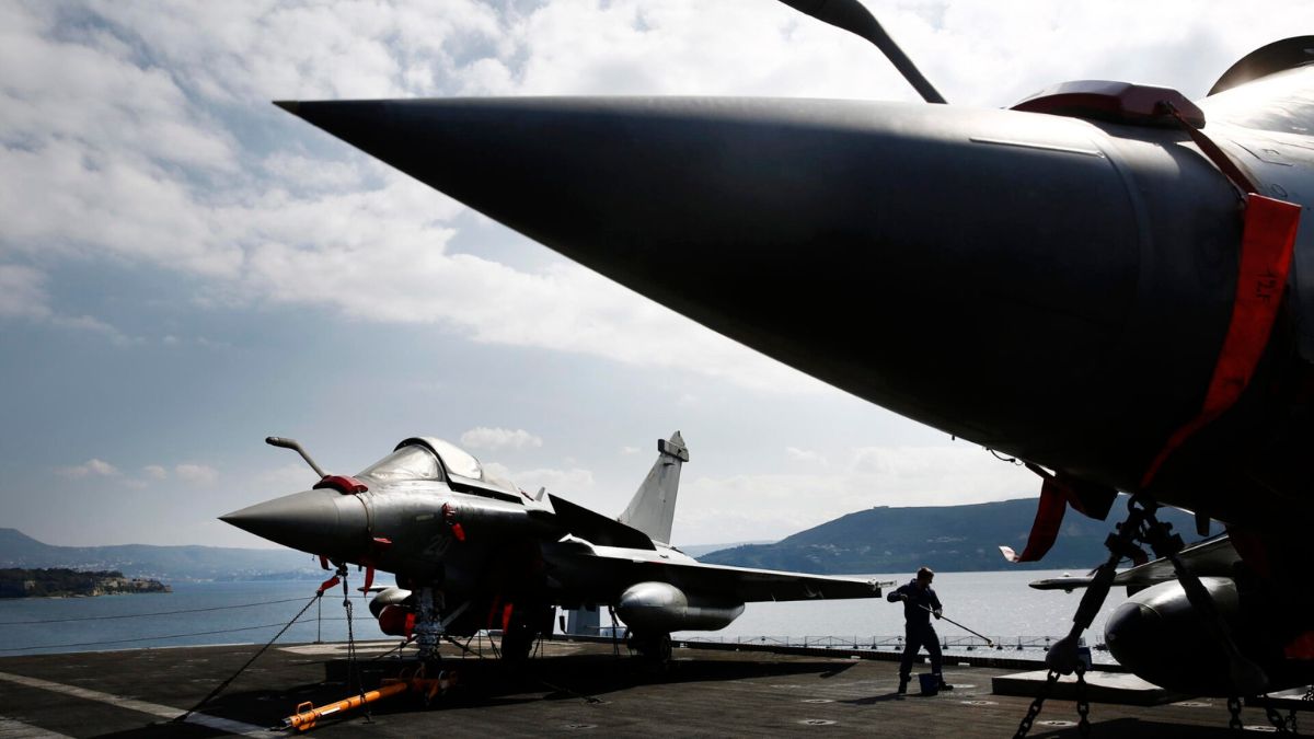 “Ombrello nucleare”. Guerra, la decisione che fa tremare l’Europa: l’annuncio “Ombrello nucleare”. Guerra, la decisione che fa tremare l’Europa: l’annuncio