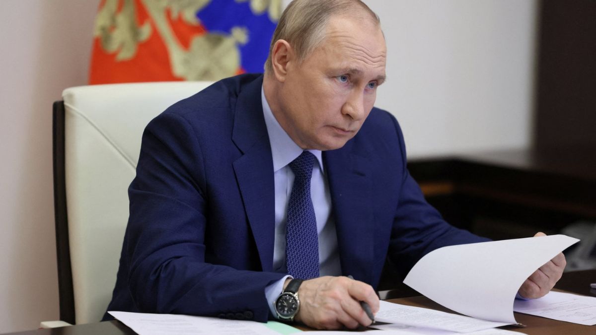 “Putin sta male, lo devono sorreggere”. La clamorosa rivelazione arriva dal big italiano