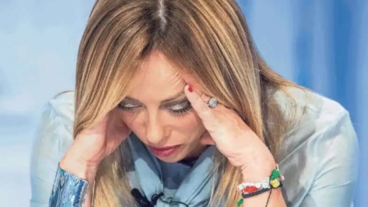 “Meloni come Kirk”, la scritta dei Pro Pal spaventa la politica: “Minacce alla premier inaccettabili”