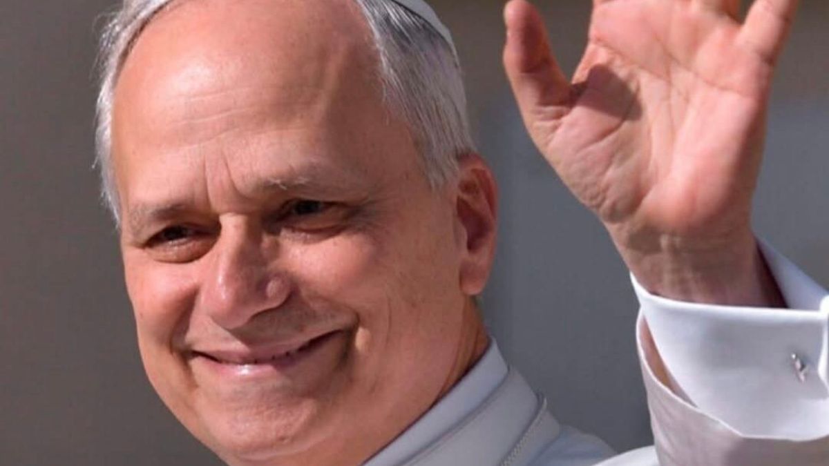 Compleanno Leone XIV, la gaffe della Rai fa infuriare il politico: “Papa Francesco compie 70 anni? Grave errore” Compleanno Leone XIV, la gaffe della Rai fa infuriare il politico: “Papa Francesco compie 70 anni? Grave errore”