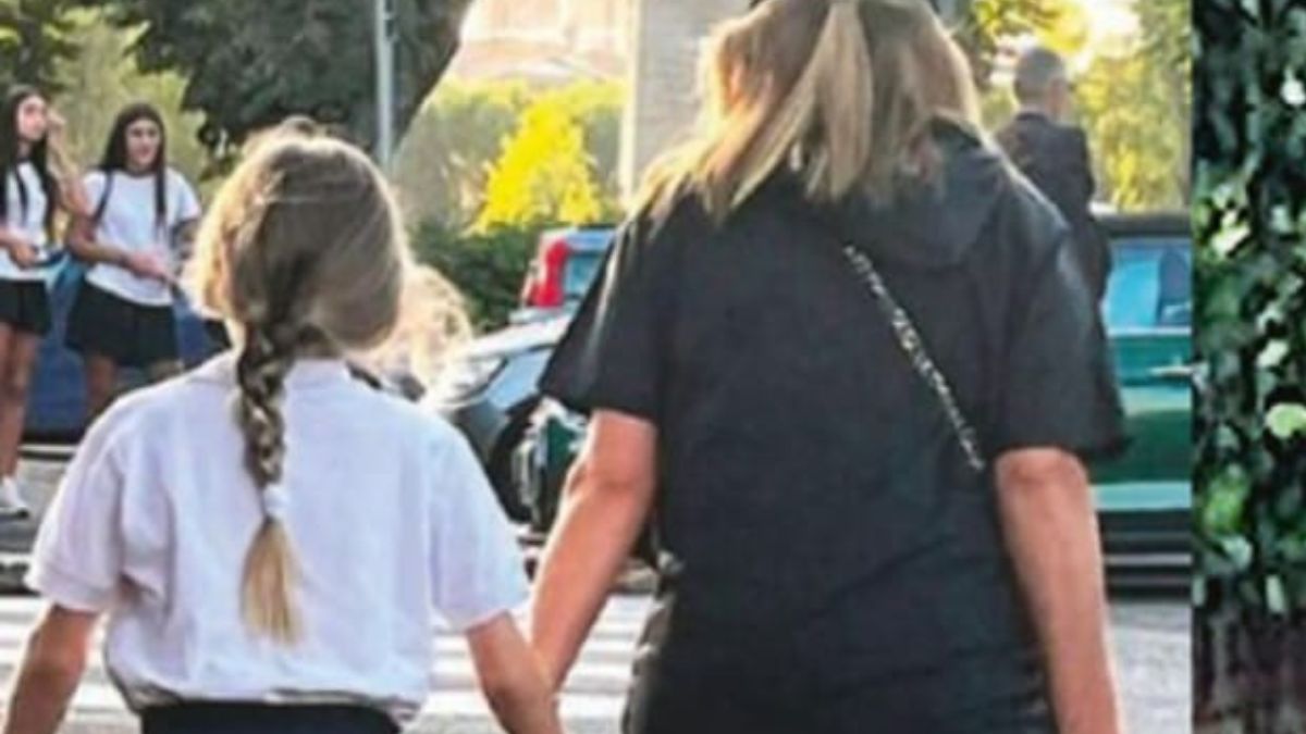 Meloni accompagna figlia scuola