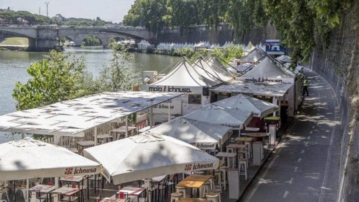 Roma, operaio muore schiacciato sulla banchina del Tevere all’altezza di piazza Trilussa Roma, operaio muore schiacciato sulla banchina del Tevere all’altezza di piazza Trilussa
