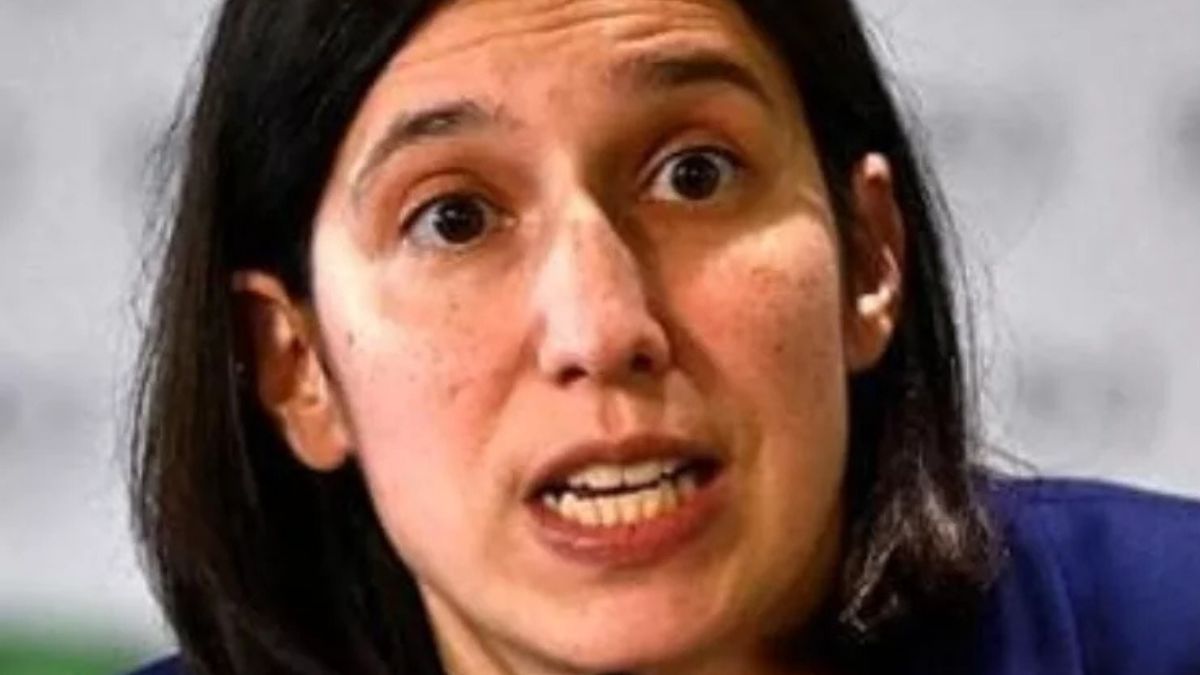 “Silvia Salis premier”. Il Pd si spacca, Elli Schlein a rischio “Silvia Salis premier”. Il Pd si spacca, Elli Schlein a rischio