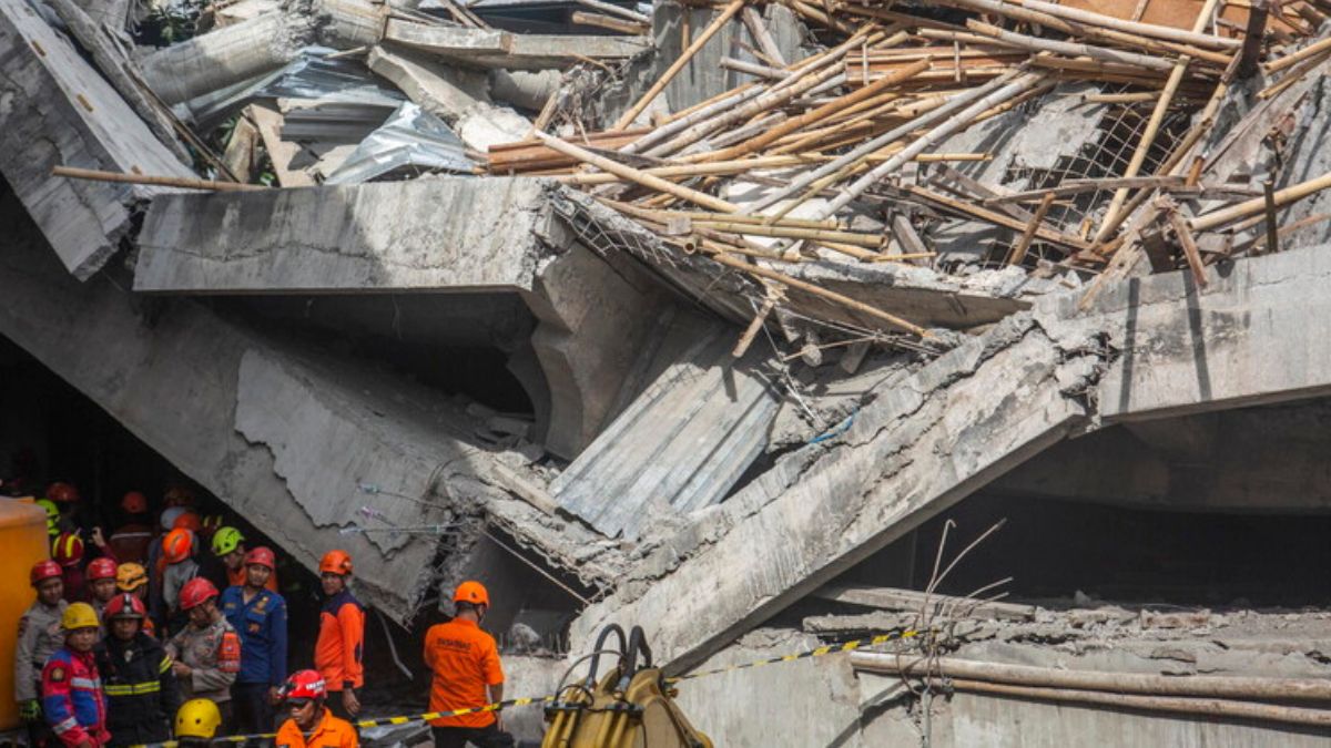 scuola crolla studenti morti