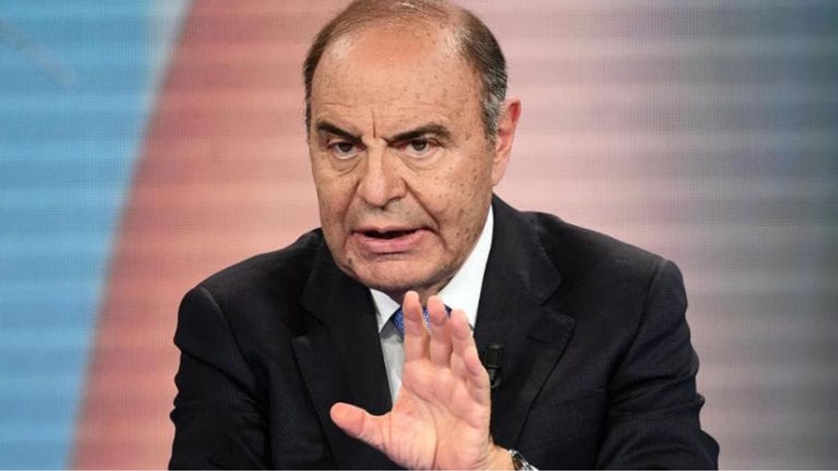 Bruno Vespa, vicino l’addio storico: “Non ho firmato il contratto con la Rai” Bruno Vespa, vicino l’addio storico: “Non ho firmato il contratto con la Rai”