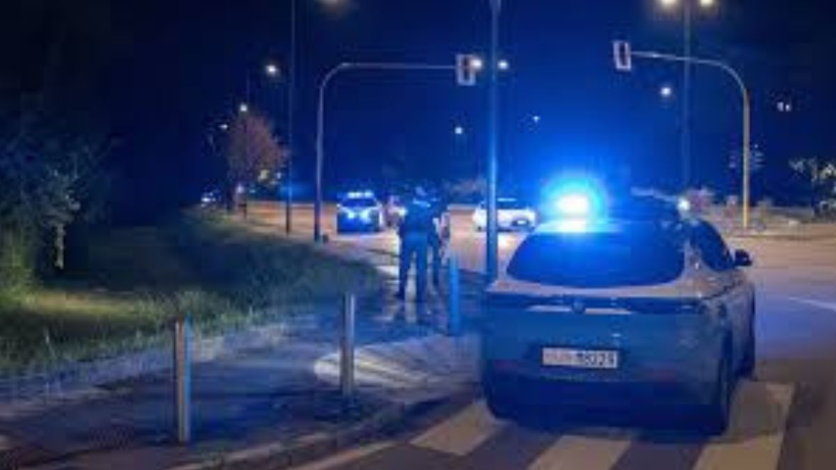 uomo Milano accoltellato schiena