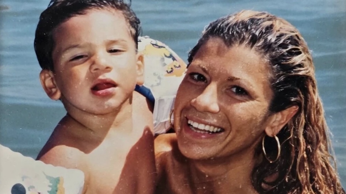 “Mamma non c’è più: il cuore esplode dal dolore”. Lutto per il conduttore, l’addio commuove tutti “Mamma non c’è più: il cuore esplode dal dolore”. Lutto per il conduttore, l’addio commuove tutti