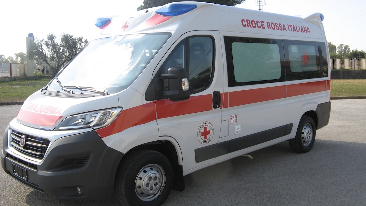 Matrimonio horror, gli sposi dall’altare all’ospedale: aggrediti così, subito dopo il sì