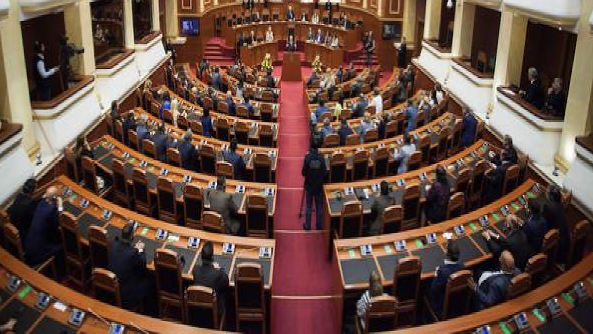 Nominata la prima ministra fatta con l’intelligenza artificiale: “Il suo ruolo è importantissimo”