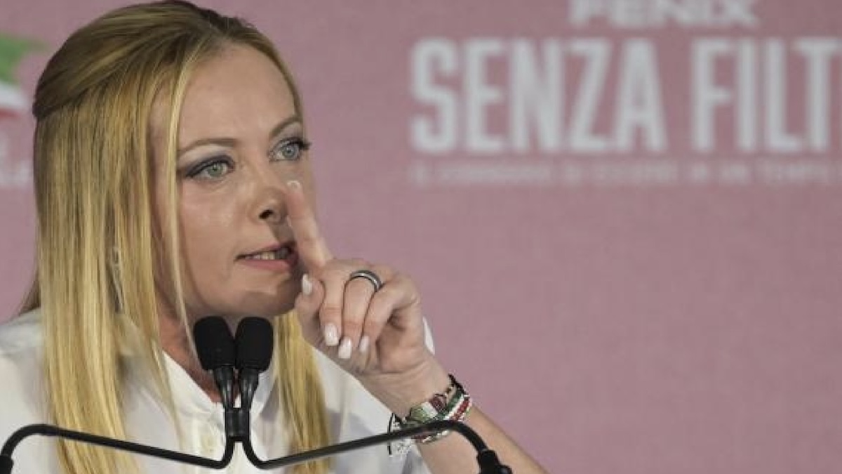 meloni a fenix 2025 il discorso infervorato ai giovani le minacce si moltiplicano