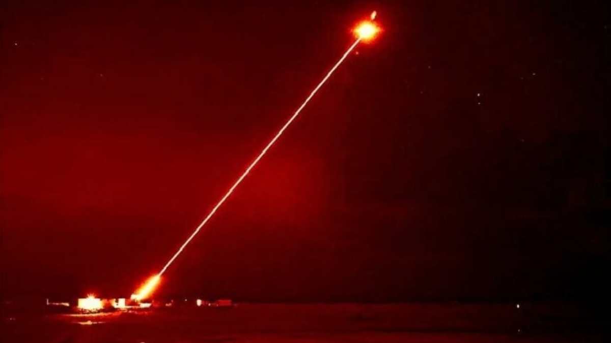 La guerra diventa iper tecnologica: armi laser contro gli sciami di droni