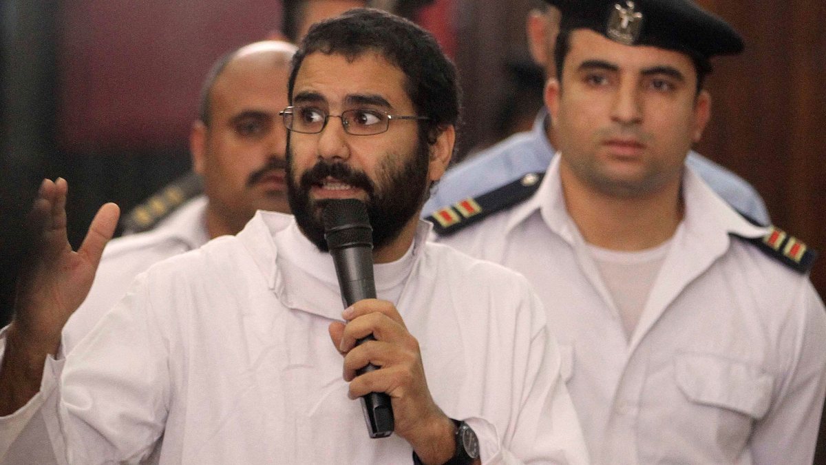 Egitto, Alaa Abd el Fatah torna libero: perché la sua voce fa tremare il regime