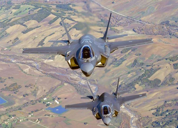 tre aerei russi nei nostri cieli respinti da f 35 italiani l8217annuncio dell8217estonia tensione alle stelle