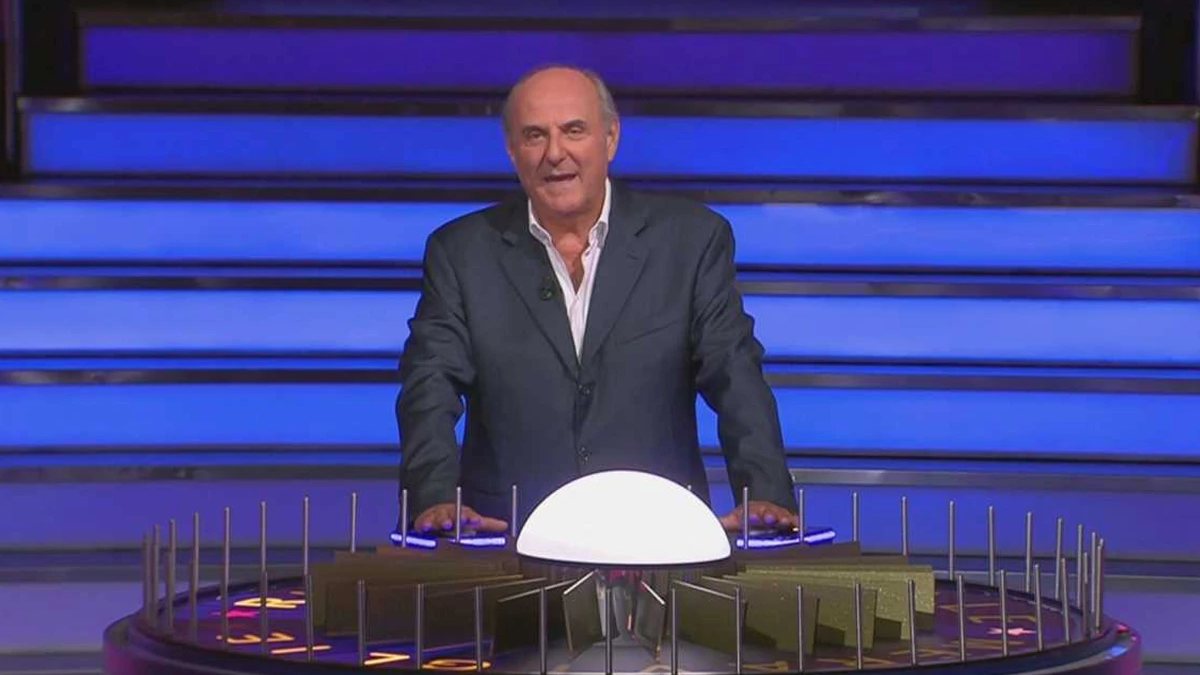Gerry Scotti fa tremare la Rai, l’ha detto in diretta. È guerra aperta