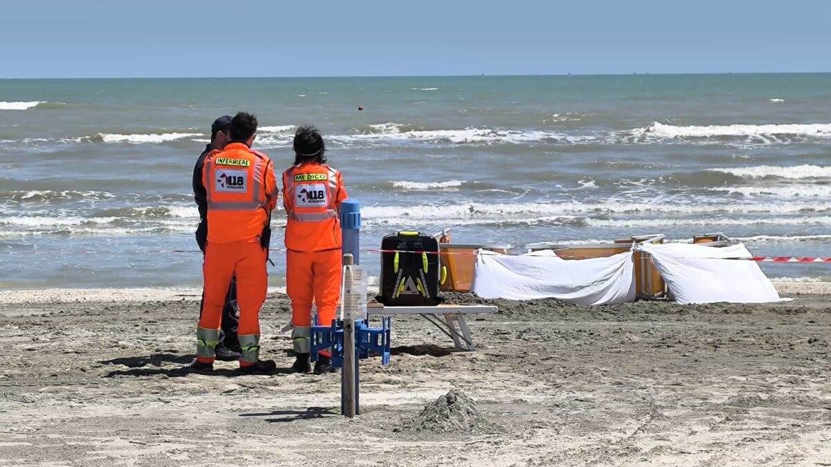 Italia – Dramma shock in spiaggia, morta così davanti a tutti: “Eravamo impotenti”