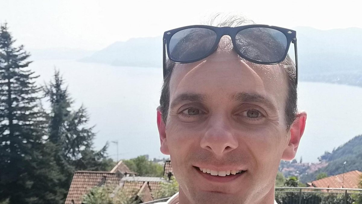 “Addio postino gentile”. Italia, Richard non ce l’ha fatta! È morto così, terribile “Addio postino gentile”. Italia, Richard non ce l’ha fatta! È morto così, terribile