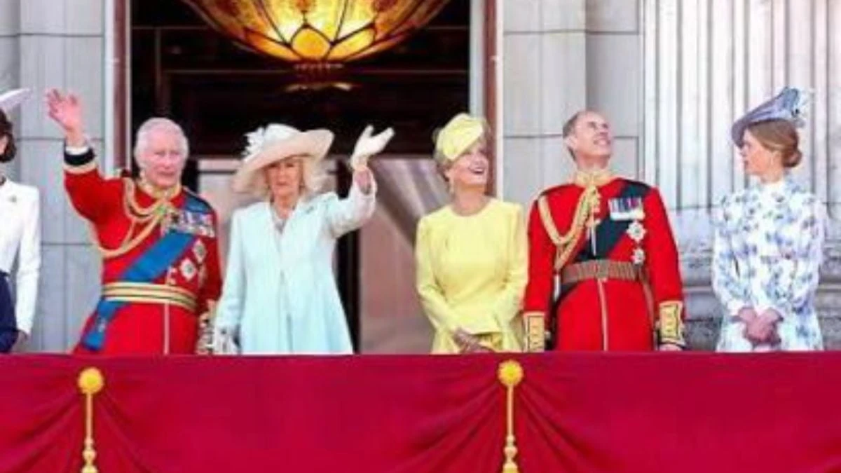 Royal Family, crisi tra Carlo e Camilla: “Un matrimonio ormai solo di facciata”