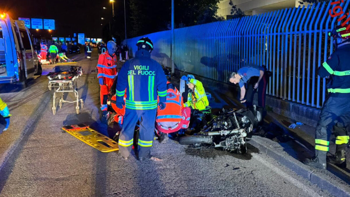 Schianto devastante in moto, muoiono due giovanissimi: “Tutto in un attimo”