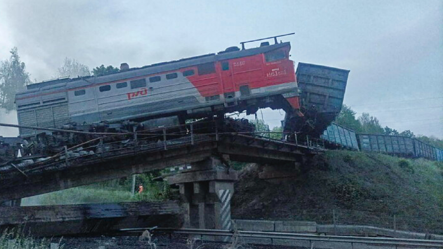Due treni deragliano nella regione di Leningrado: Kiev rivendica il sabotaggio alle ferrovie russe