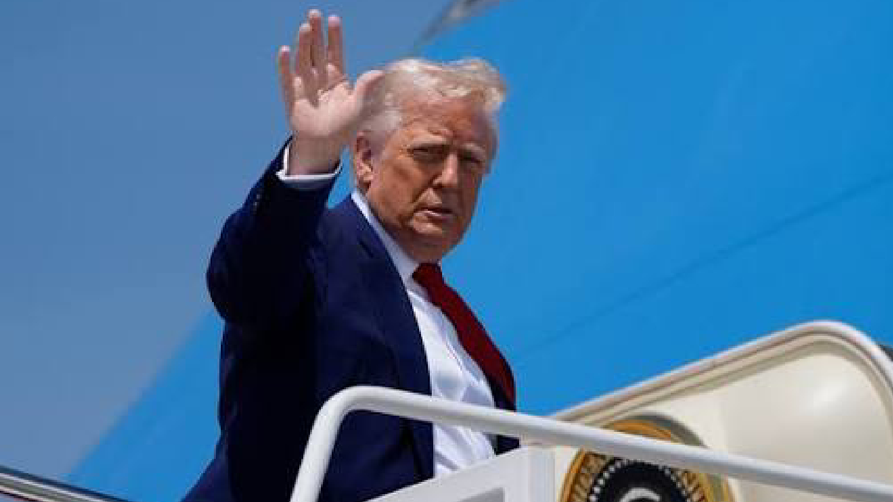 Trump a Londra, visita di Stato tra onori e proteste. Oggi il vertice con Starmer su Ucraina e Nato