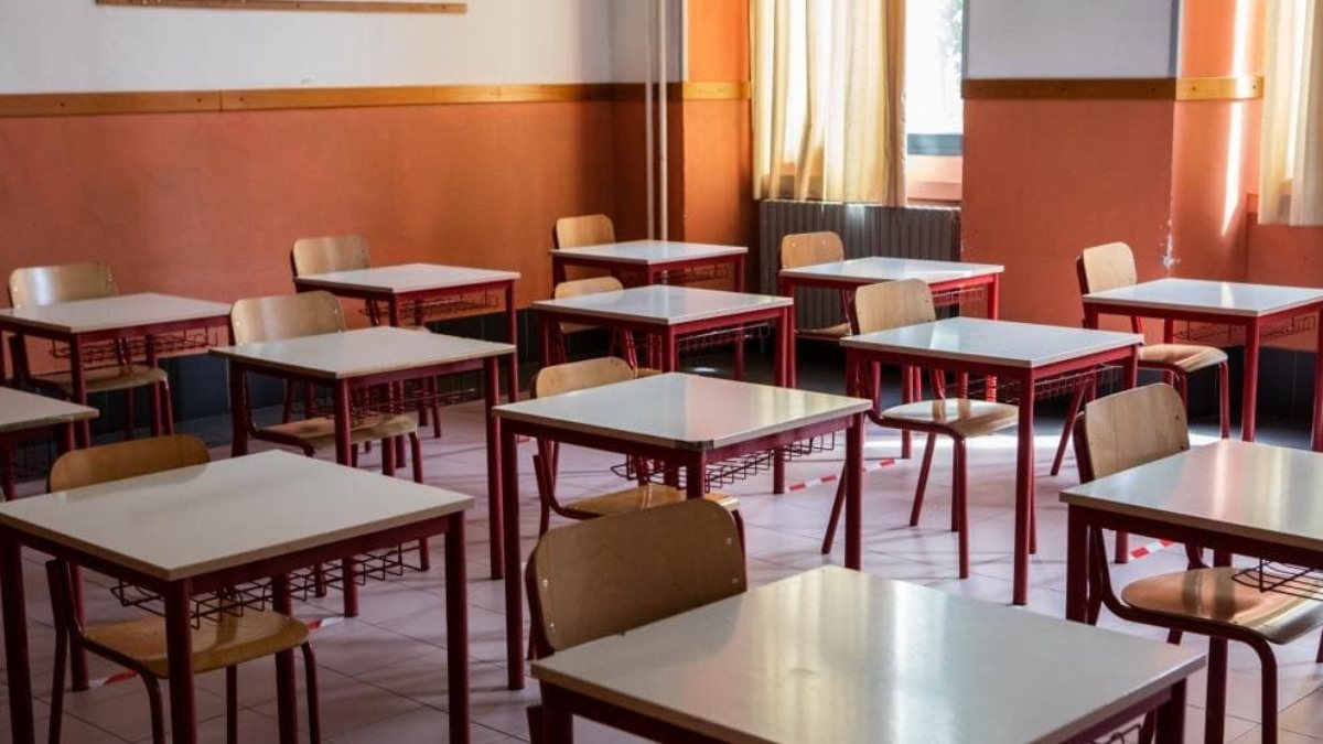 Italia, domani scuole chiuse per allerta meteo: la decisione è appena arrivata. Ecco dove Italia, domani scuole chiuse per allerta meteo: la decisione è appena arrivata. Ecco dove