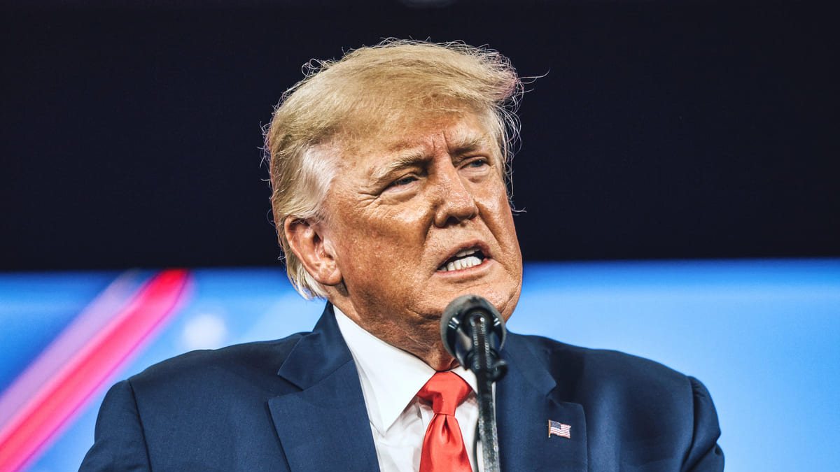 “Strada verso la dittatura”: bufera su Trump dopo il nuovo attacco ai magistrati “Strada verso la dittatura”: bufera su Trump dopo il nuovo attacco ai magistrati