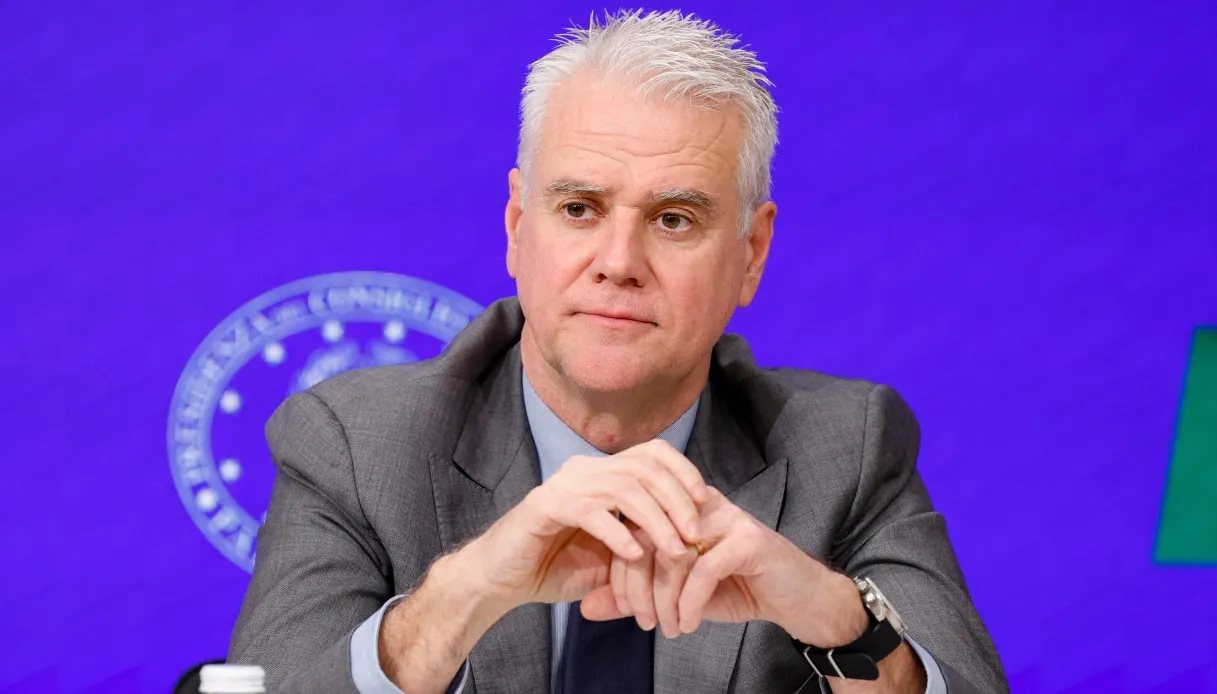 Statali obbligati al giuramento: la proposta di Zangrillo divide l’Italia