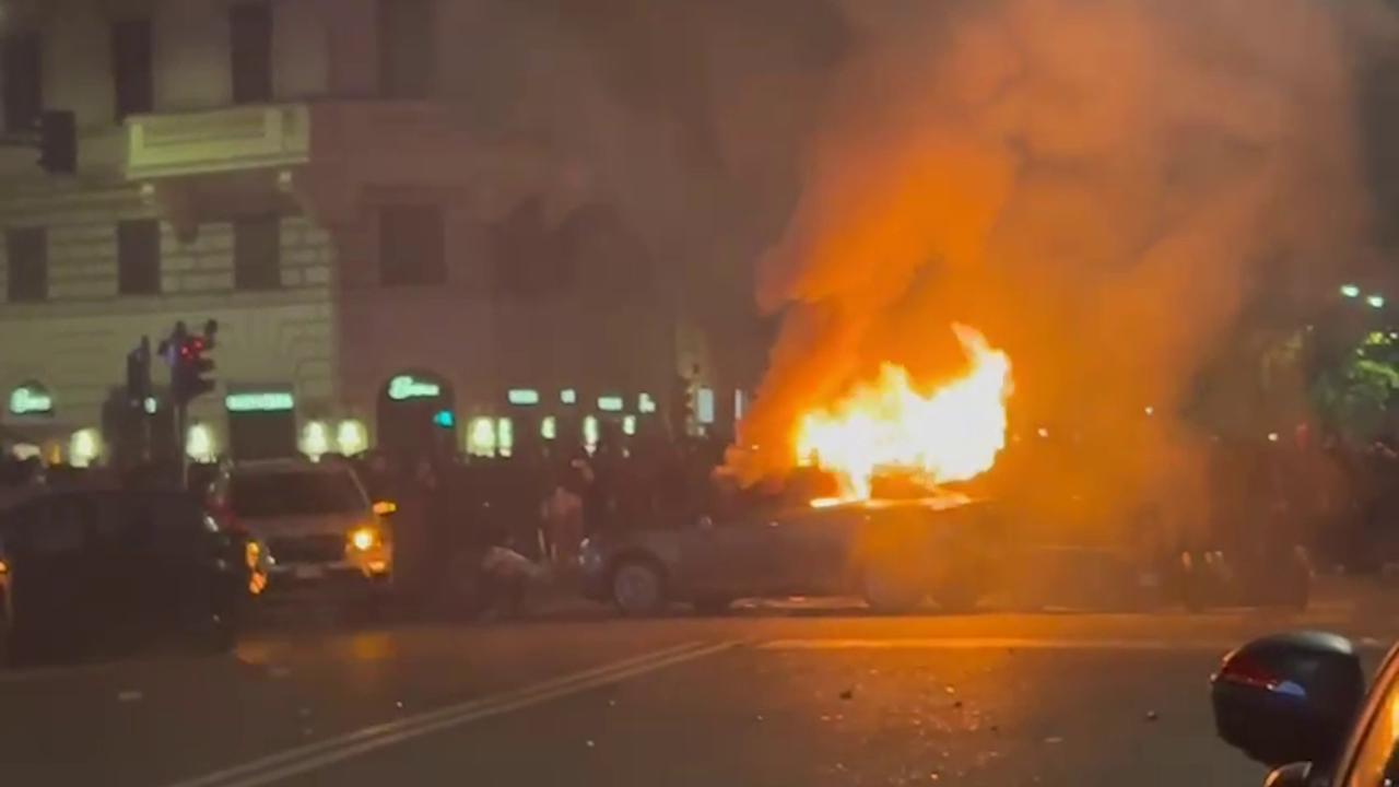 Manifestazione Pro Pal a Roma,  è guerriglia urbana: oltre 15 fermati