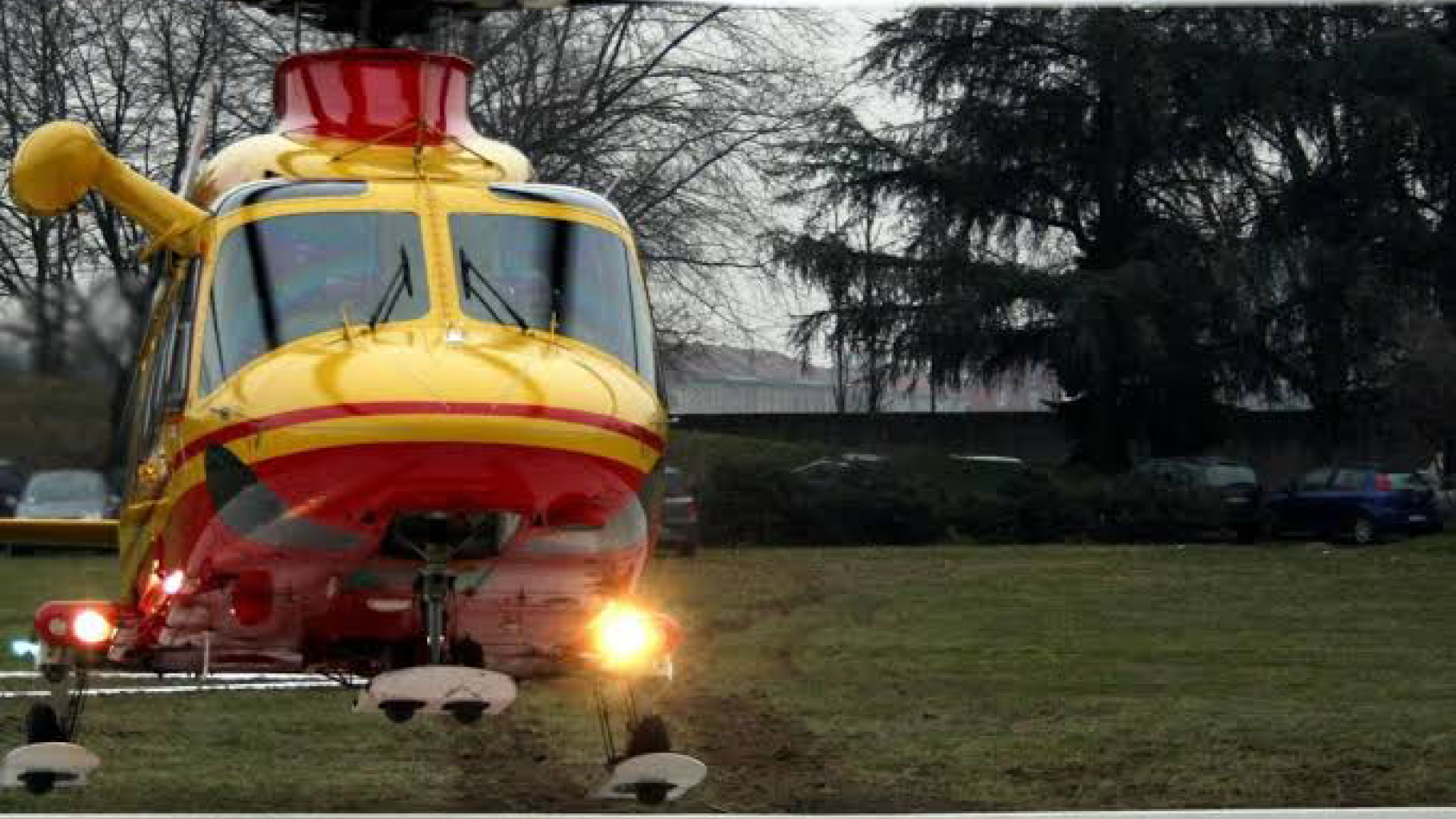 elicottero precipita in val pusteria ricerche in corso nel gruppo di fanes