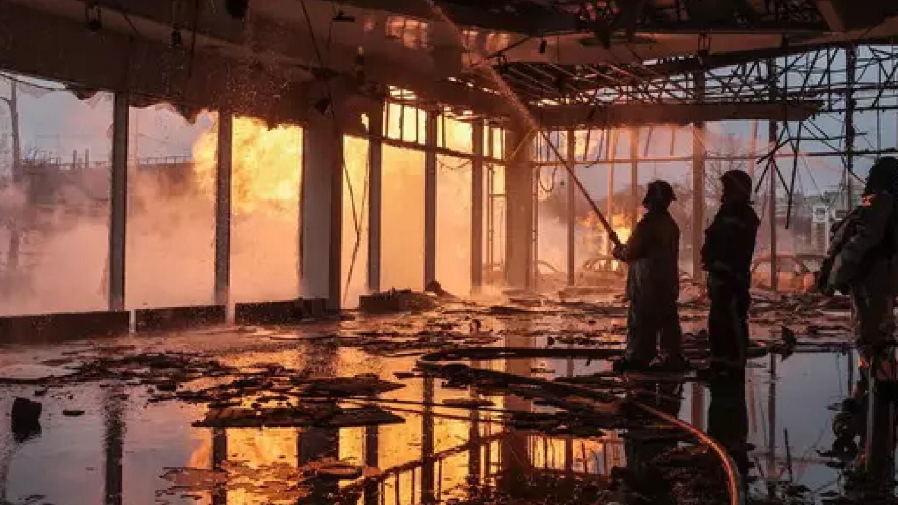 Urali, esplosione in uno stabilimento: nove morti e la pista del drone Urali, esplosione in uno stabilimento: nove morti e la pista del drone