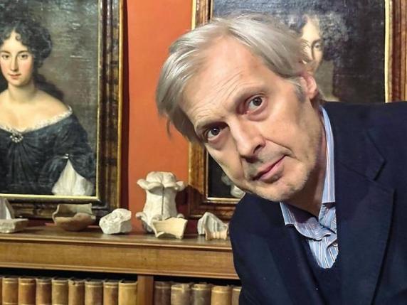 “Mi sposo”. Vittorio Sgarbi, il clamoroso annuncio dopo la depressione: tutti a bocca aperta