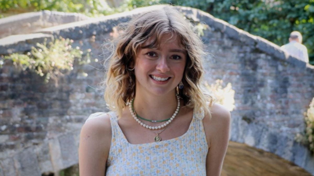 Paloma Shemirani, la ragazza che poteva salvarsi: l’inchiesta accusa i genitori antivax