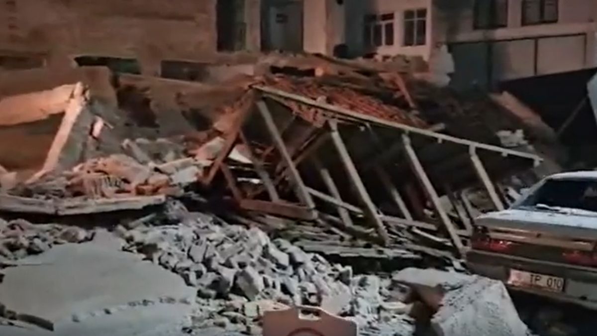 Forti scosse di terremoto in Turchia, la prima di magnitudo 6.1: alcuni palazzi distrutti