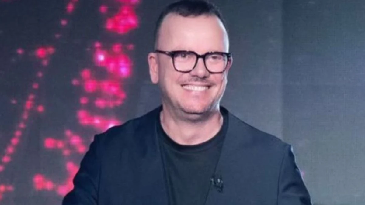 “Questa è una notizia importante”. Gigi D’Alessio, arrivata la chiamata. Pubblico impazzito  “Questa è una notizia importante”. Gigi D’Alessio, arrivata la chiamata. Pubblico impazzito