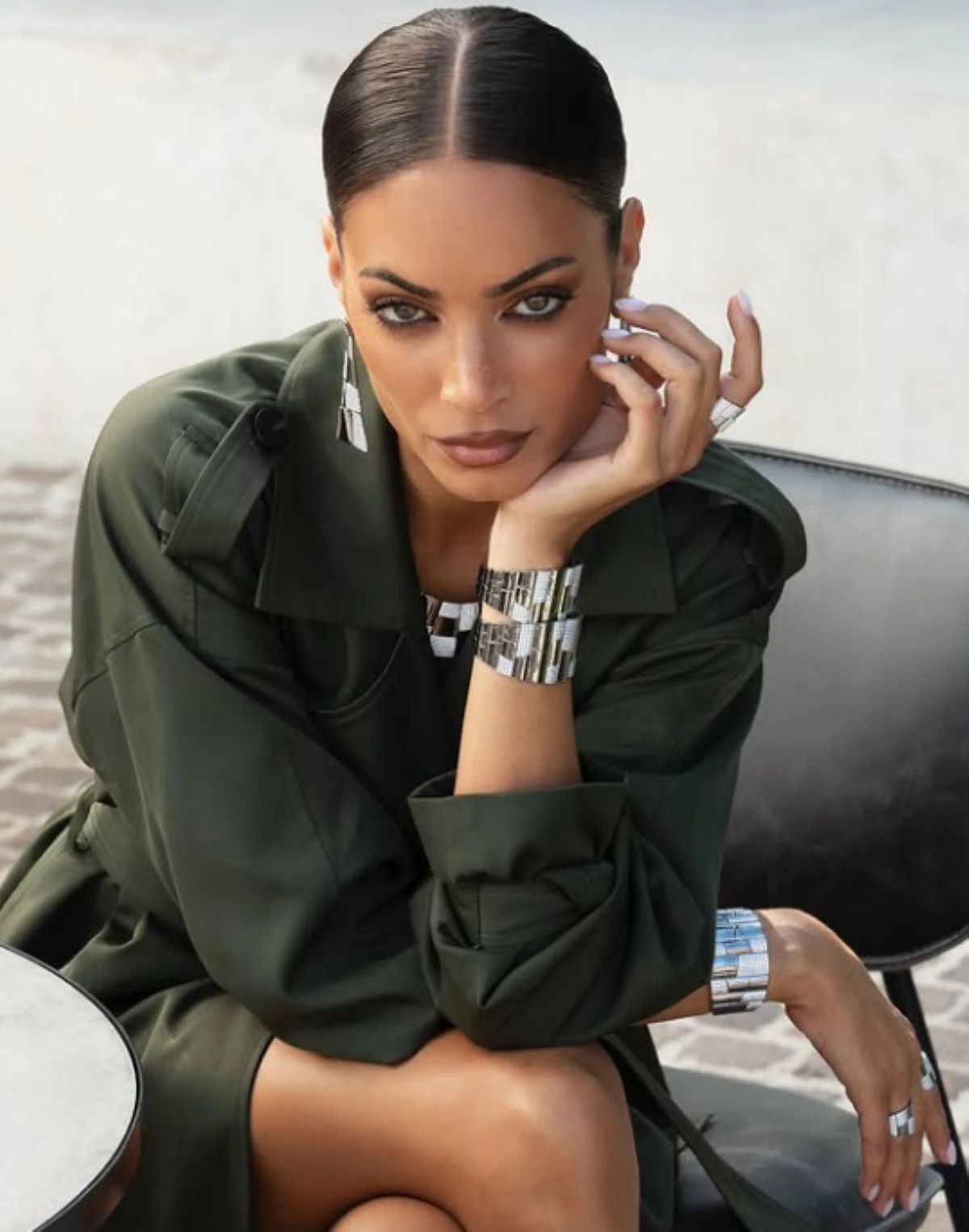 Elodie controlla la situazione durante il concerto