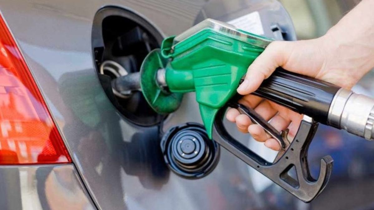 Benzina e diesel, stangata a sorpresa per gli italiani: schizzano i prezzi, cosa sta succedendo Benzina e diesel, stangata a sorpresa per gli italiani: schizzano i prezzi, cosa sta succedendo