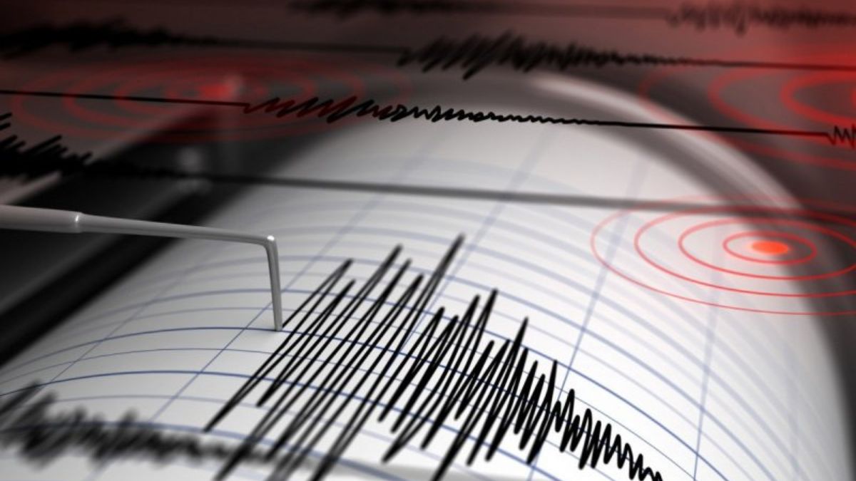 “Tremano i palazzi”. Istanbul, scossa di terremoto spaventosa: le famiglie fuggono in strada