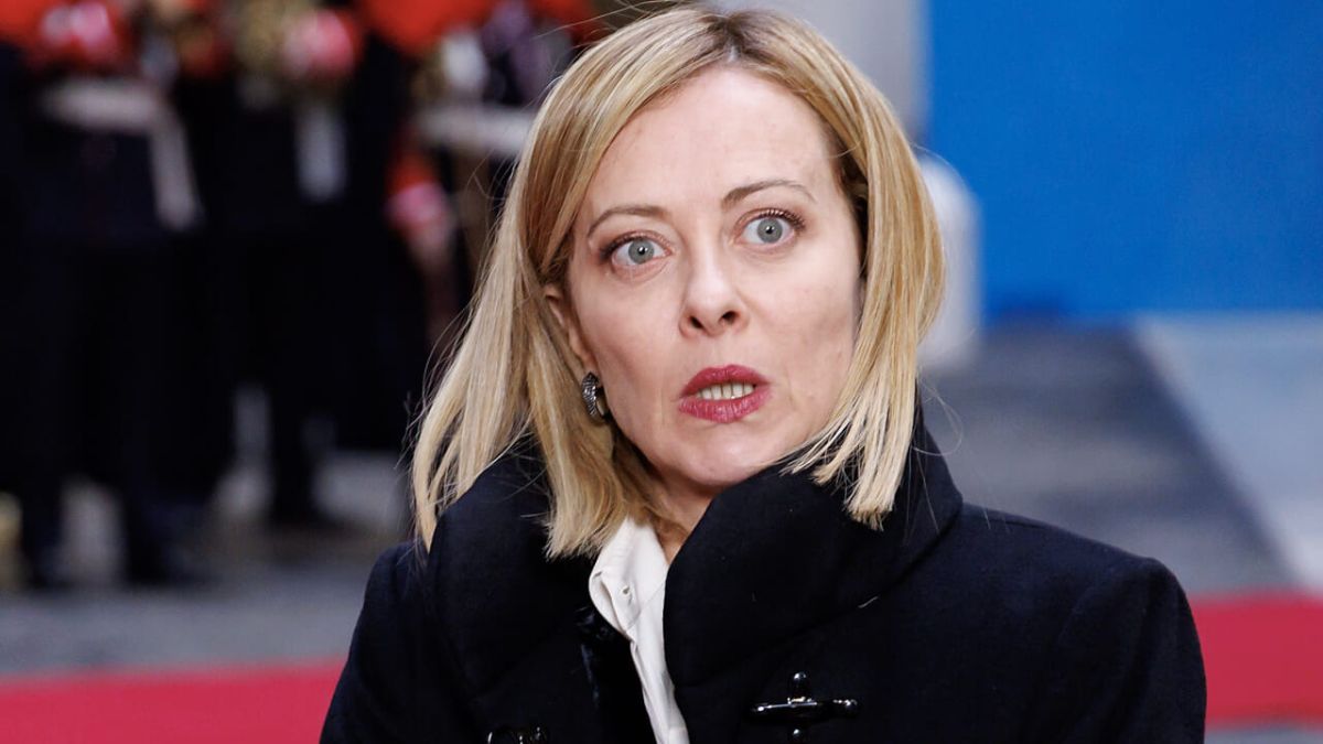 “Giorgia Meloni? Una str***”. L’insulto shock della sindaca Pd: si scatena di tutto, rissa totale “Giorgia Meloni? Una str***”. L’insulto shock della sindaca Pd: si scatena di tutto, rissa totale