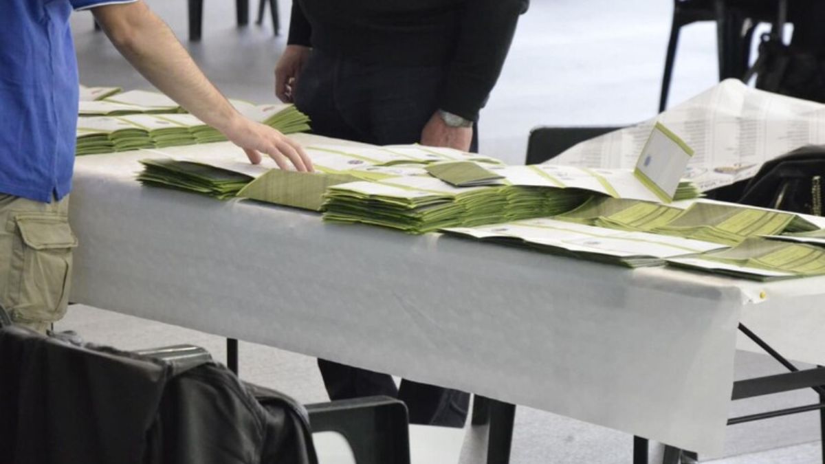 Festeggiamenti dopo le elezioni comunali di Aosta 2025