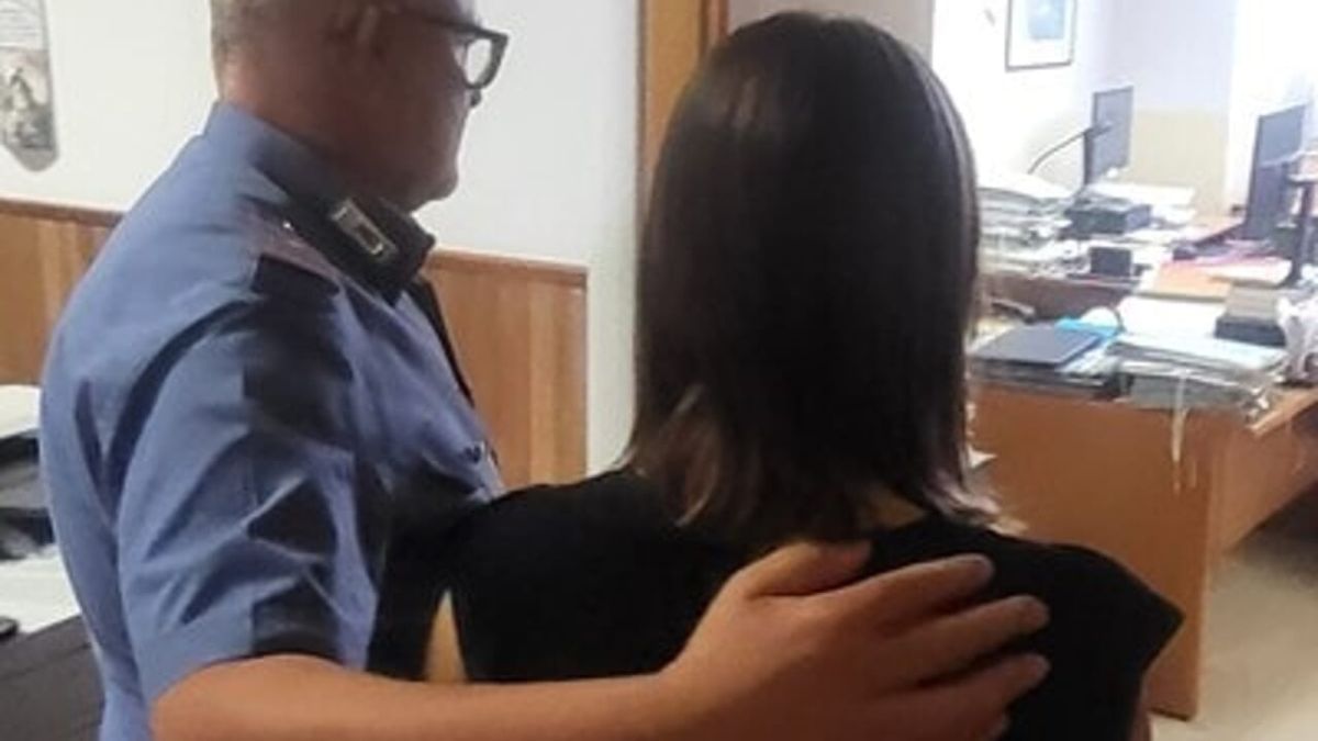 “Sono qui per l’annuncio”. Ma è una trappola: orrore in Italia, violenza atroce su una donna attirata così “Sono qui per l’annuncio”. Ma è una trappola: orrore in Italia, violenza atroce su una donna attirata così