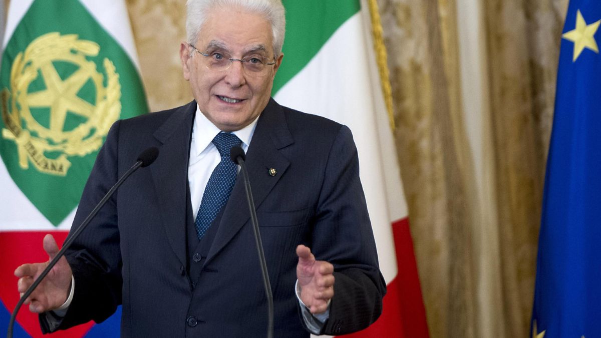 “Imbecillità e incitamento all’odio”. Mattarella tuona contro gli striscioni pro 7 ottobre a Roma