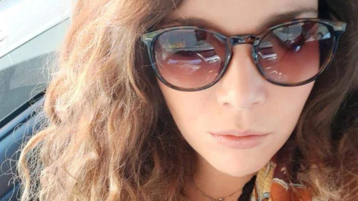 Bottiglie contro la giornalista di Fuori dal Coro, l’aggressione shock durante il servizio: agghiacciante