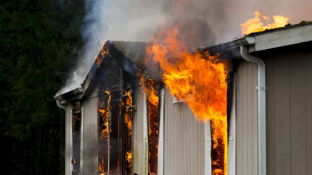 Rogo spaventoso, morta una bimba di soli 6 anni. Dopo il dramma, la scoperta: “Com’è esploso l’incendio”