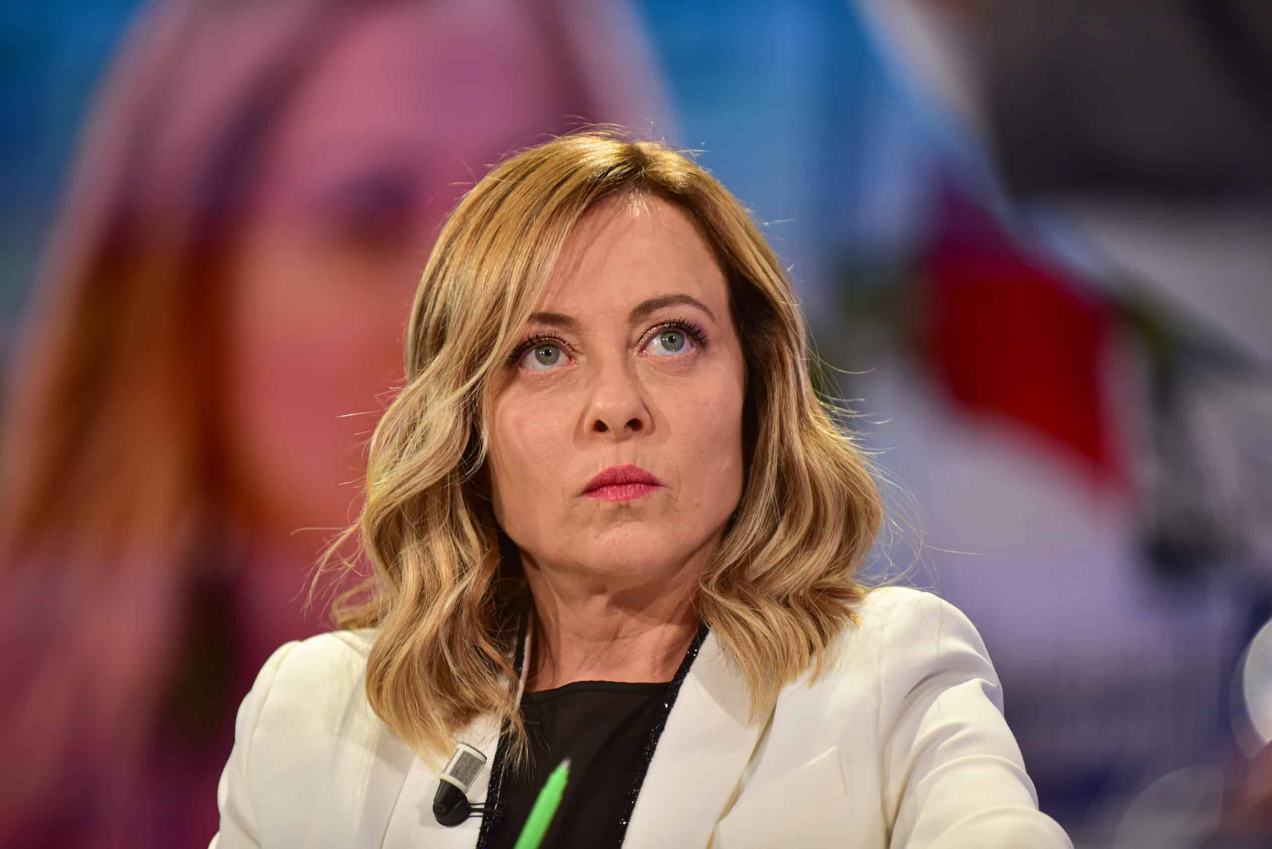 scontro meloni8211landini mi ha chiamata prostituta la replica furiosa della premier
