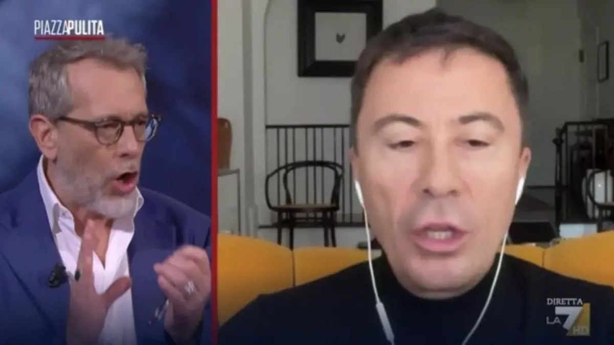 Primo piano di Italo Bocchino durante la trasmissione a La7
