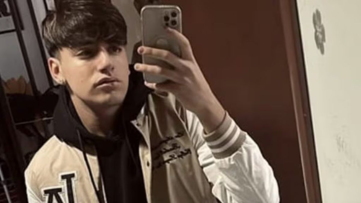 “Amava il calcio, era gentile”, Simone ammazzato a coltellate: “Ecco chi è stato, lo hanno preso!”