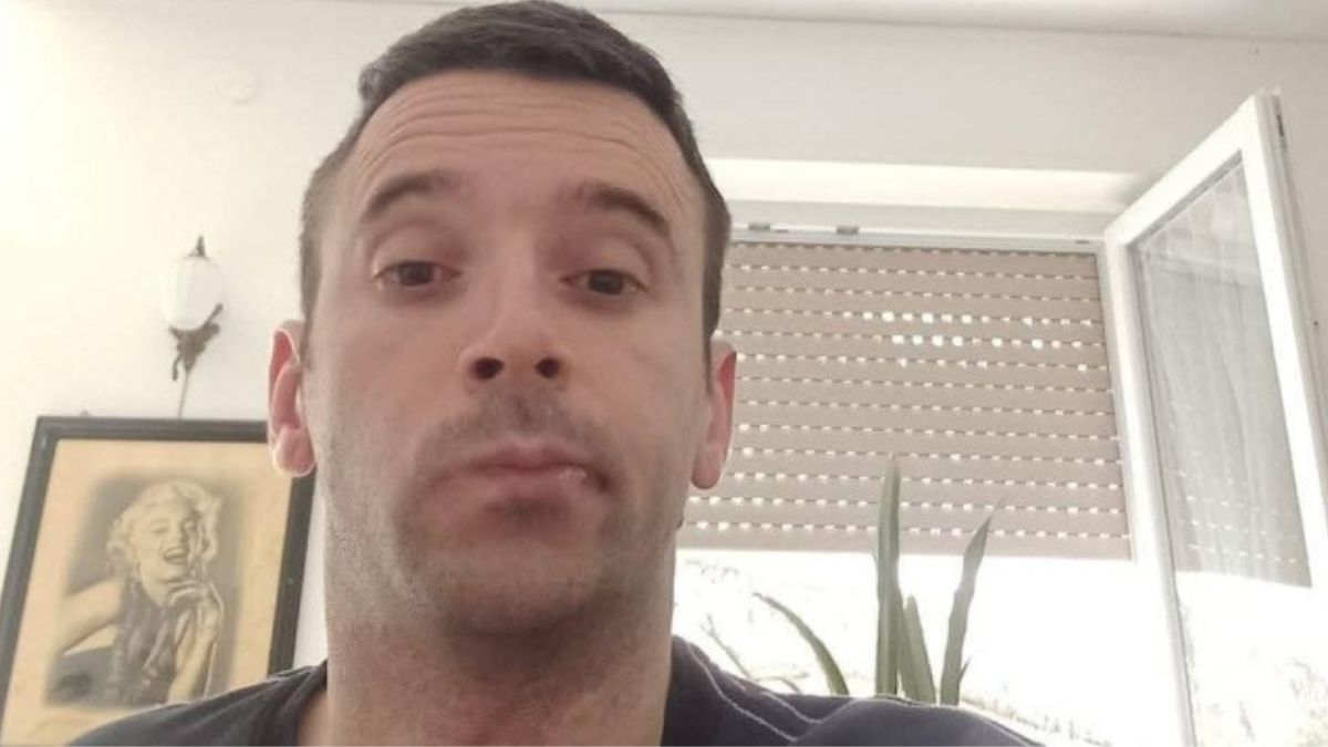 Invalido in sedia a rotelle investito da un’auto, ma la polizia multa lui: “Doveva stare sul marciapiede” Invalido in sedia a rotelle investito da un’auto, ma la polizia multa lui: “Doveva stare sul marciapiede”